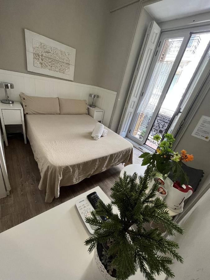 El Hostall Madrid Ngoại thất bức ảnh