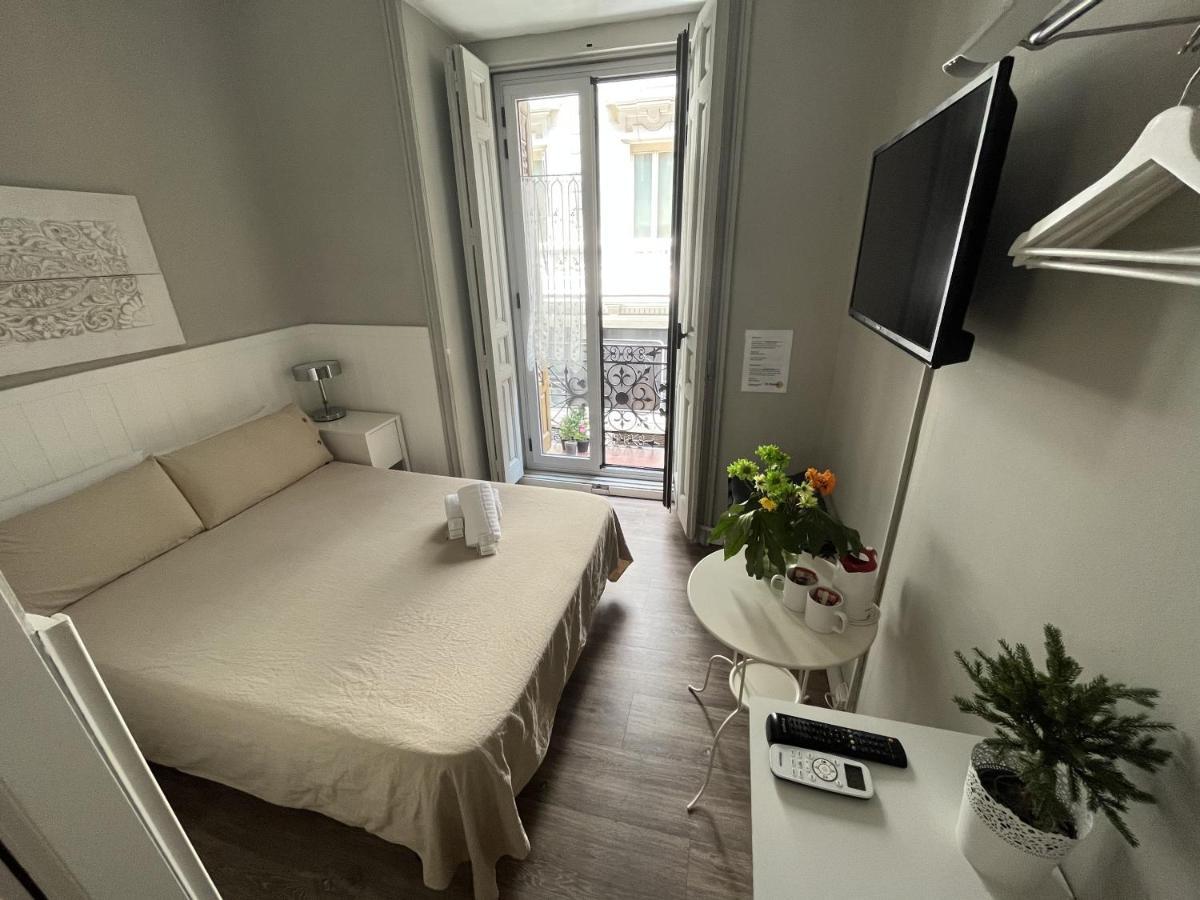 El Hostall Madrid Ngoại thất bức ảnh