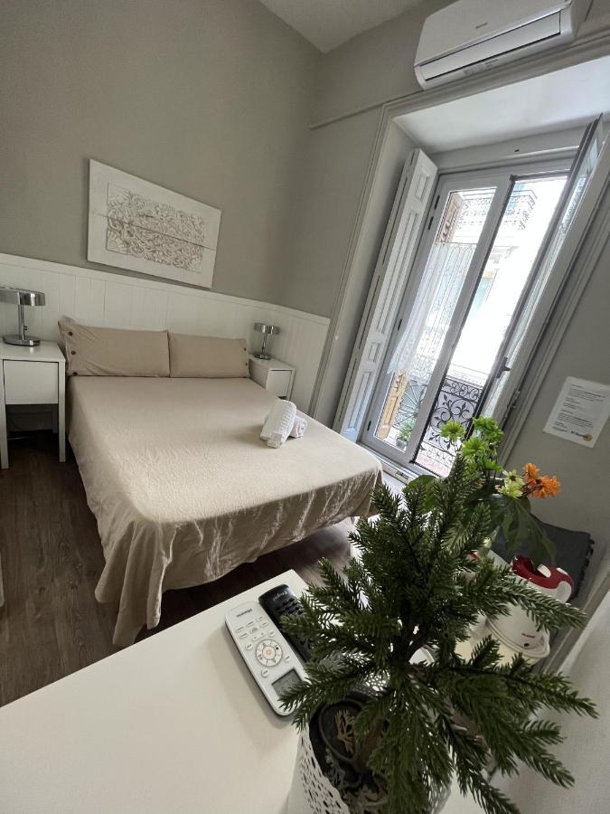 El Hostall Madrid Ngoại thất bức ảnh