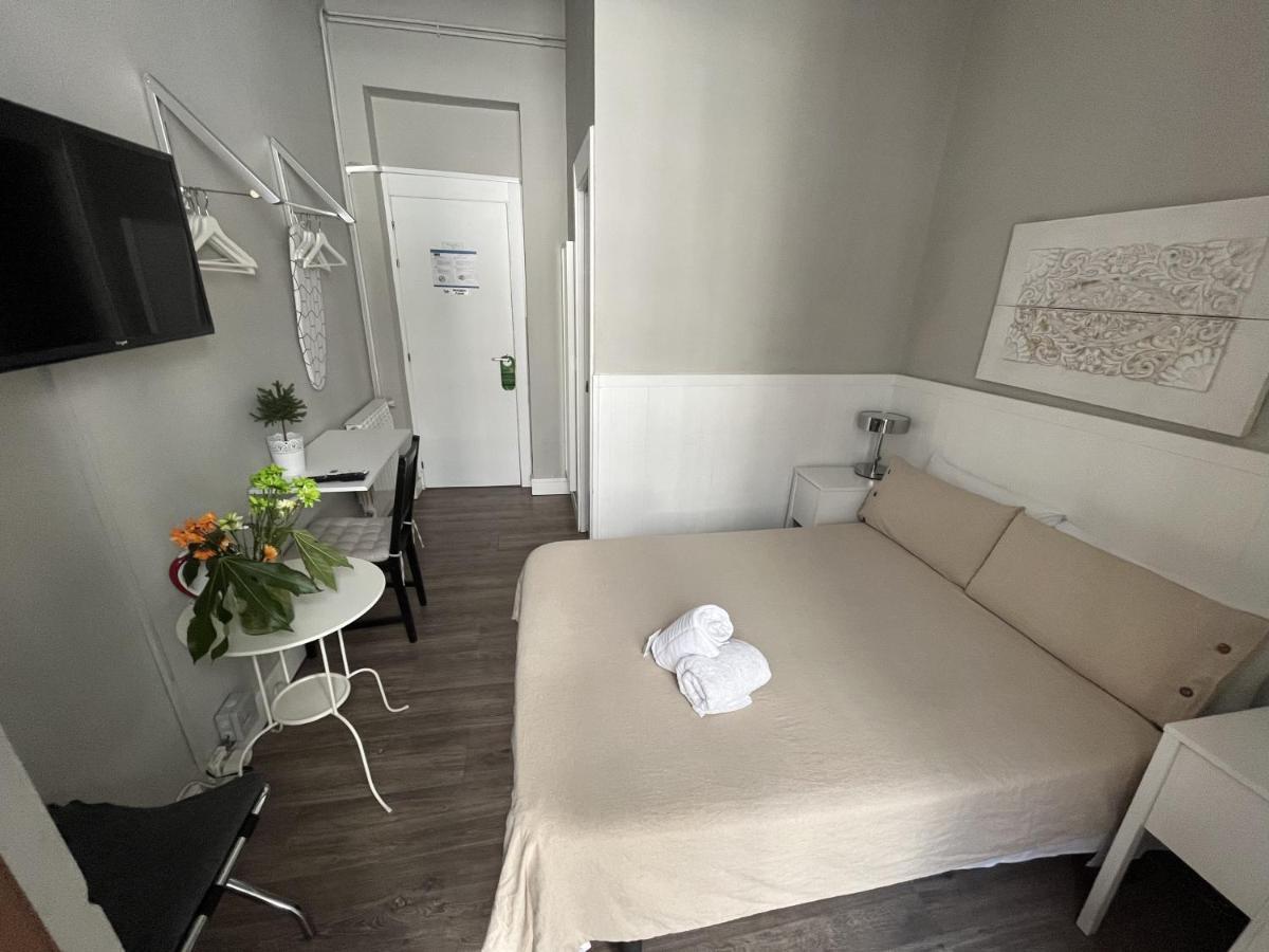 El Hostall Madrid Ngoại thất bức ảnh
