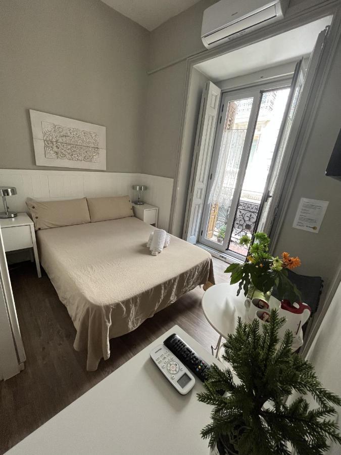 El Hostall Madrid Ngoại thất bức ảnh