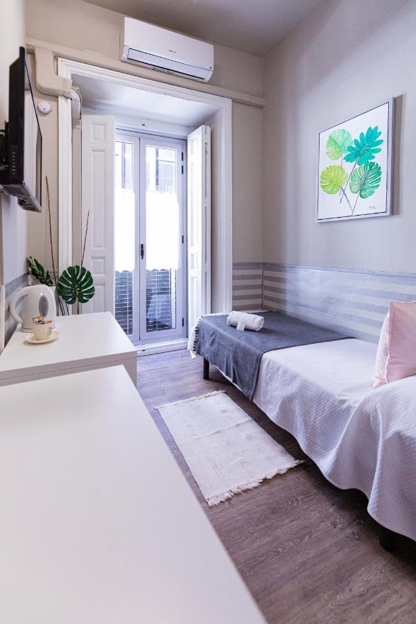 El Hostall Madrid Ngoại thất bức ảnh