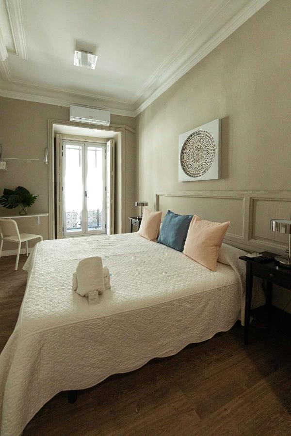 El Hostall Madrid Ngoại thất bức ảnh